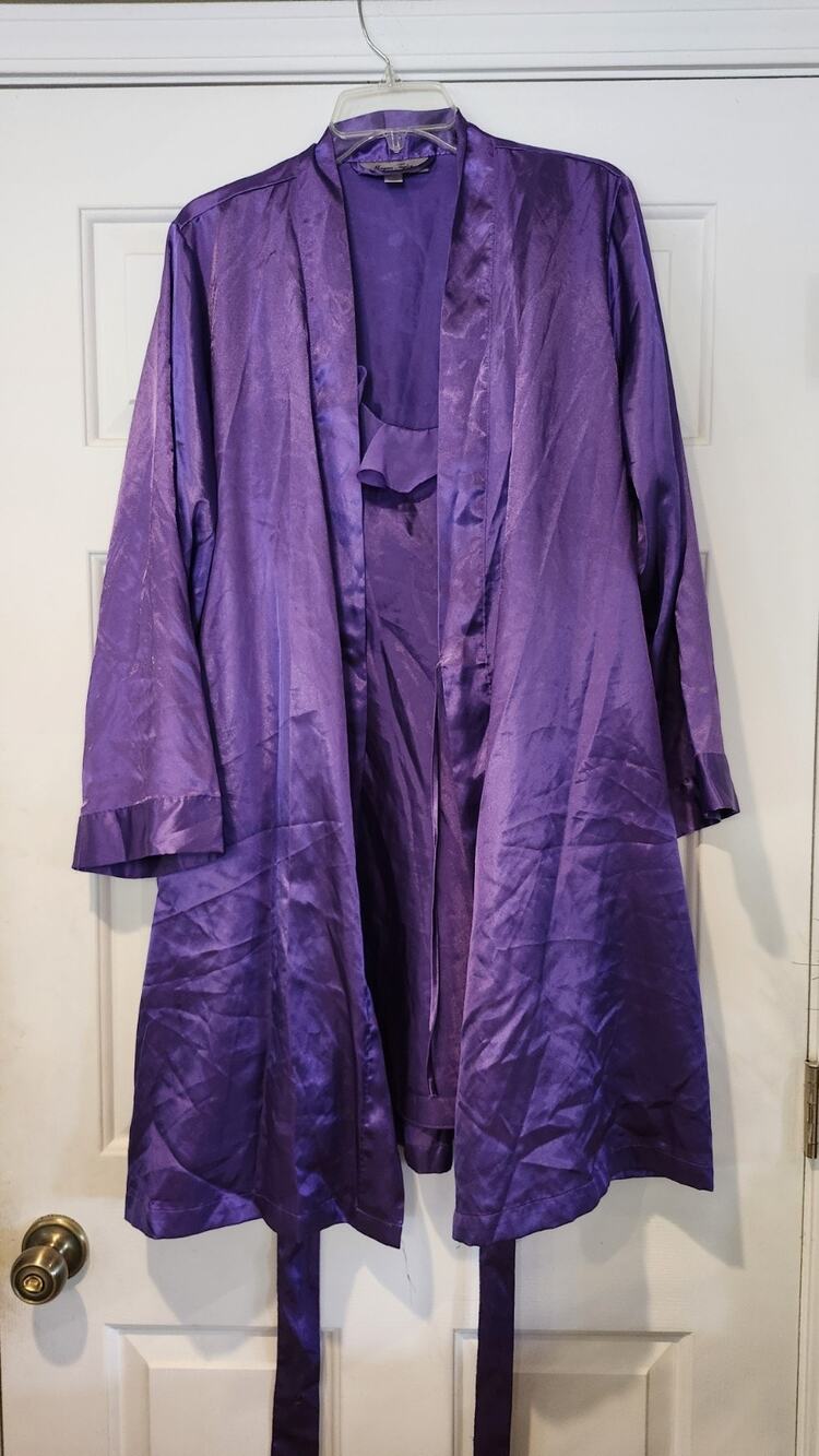 MORGAN TAYLOR INTIMATES Satin Robe/Gown Size L Attached Belt Purple #265